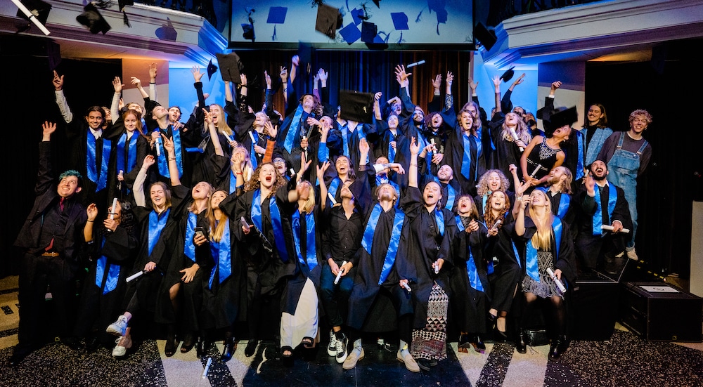 BIMM University Berlin Graduation 2019 - all students together